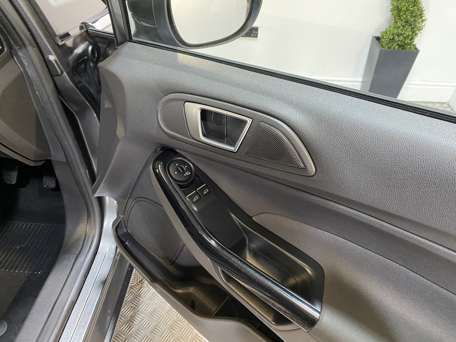 Used Ford Fiesta 2015 for sale - 77595306: Photo 41