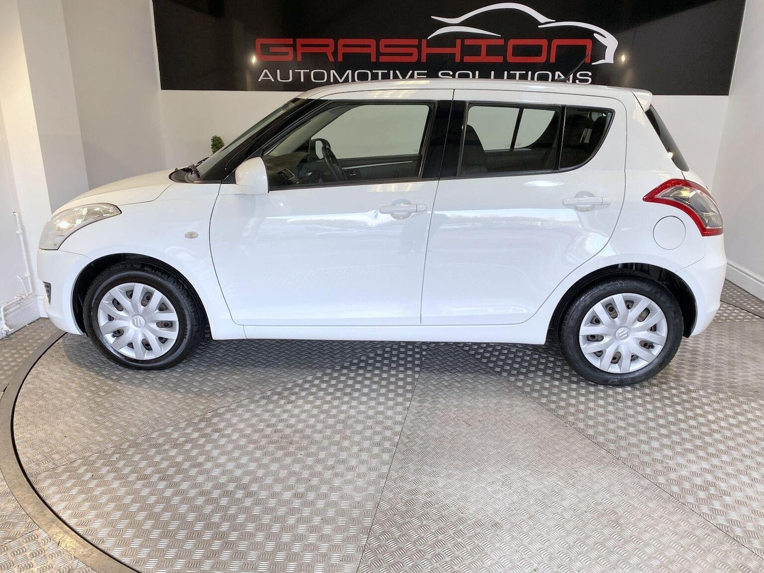Used Suzuki Swift 2013 for sale - 76198307: Photo 21