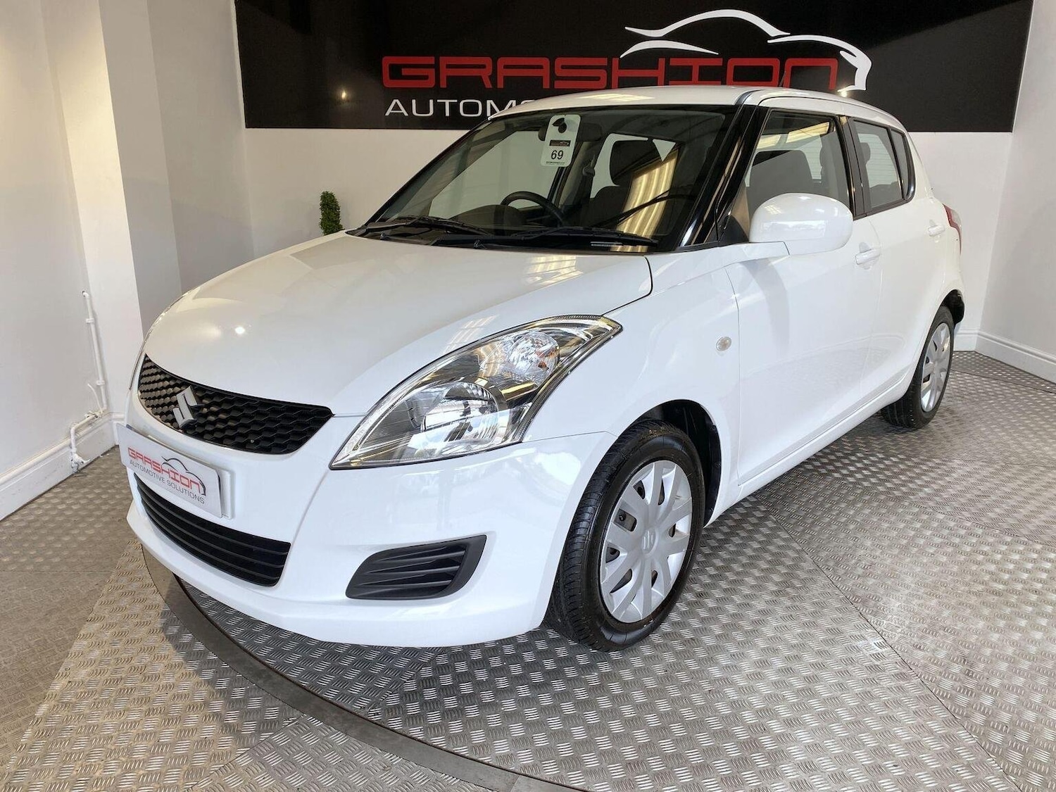 Used Suzuki Swift 2013 for sale - 76198307: Photo 3