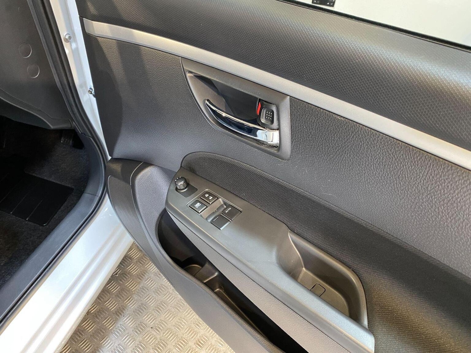 Used Suzuki Swift 2013 for sale - 76198307: Photo 39