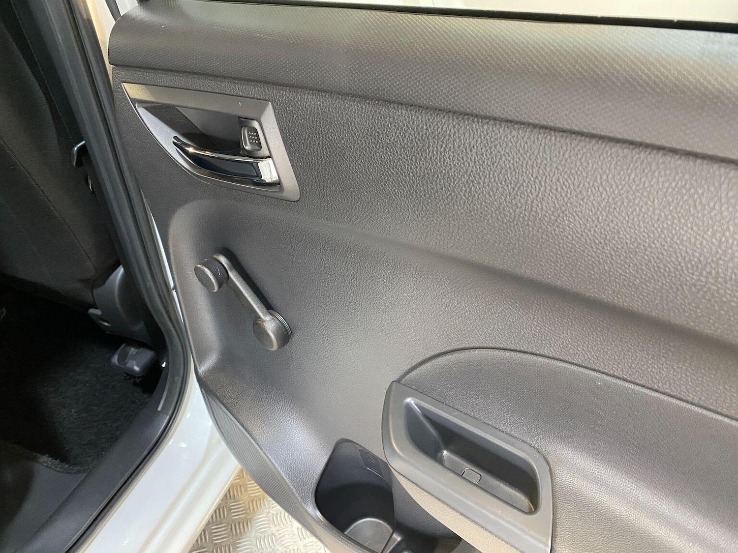 Used Suzuki Swift 2013 for sale - 76198307: Photo 42