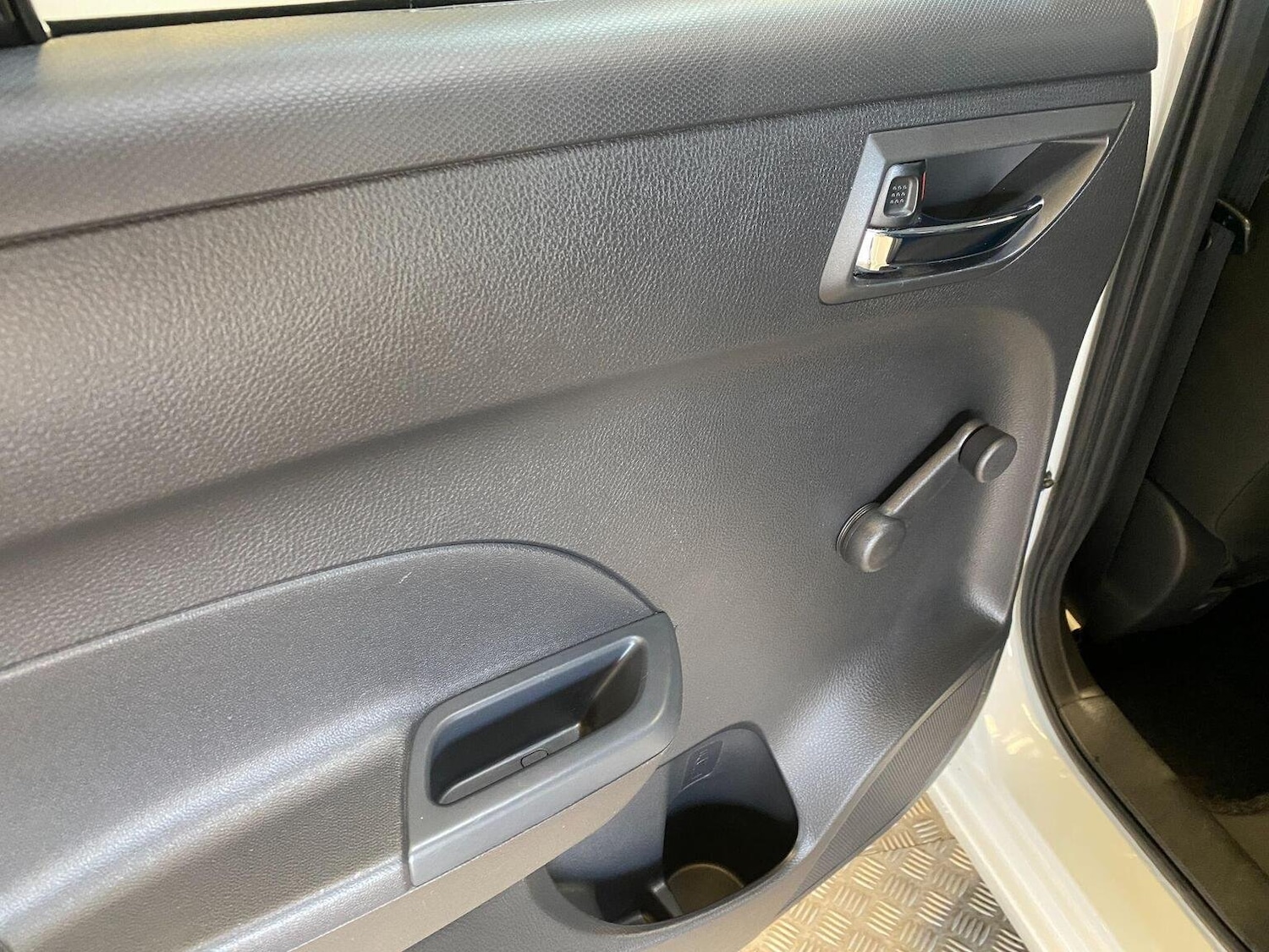 Used Suzuki Swift 2013 for sale - 76198307: Photo 45