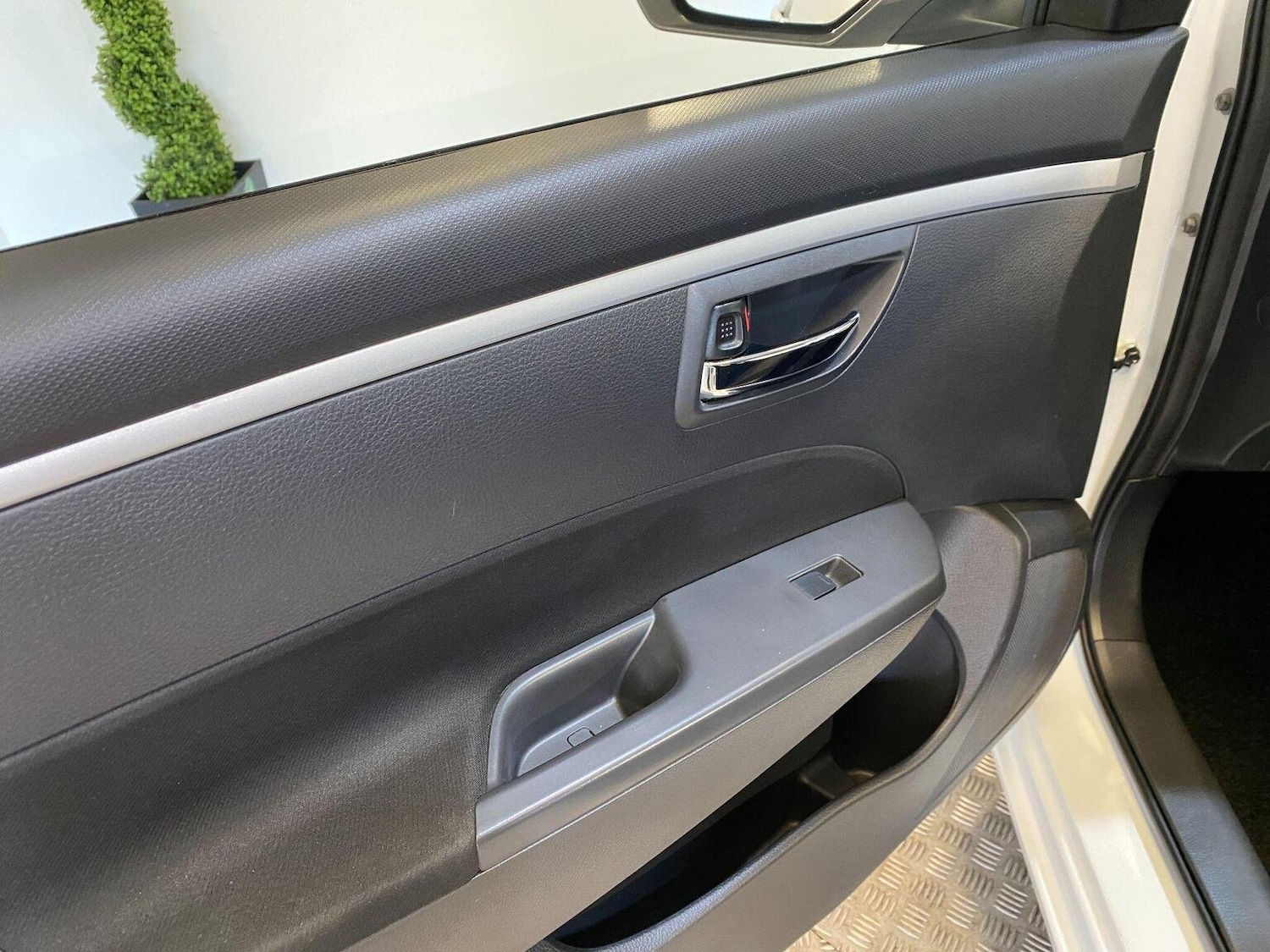 Used Suzuki Swift 2013 for sale - 76198307: Photo 47