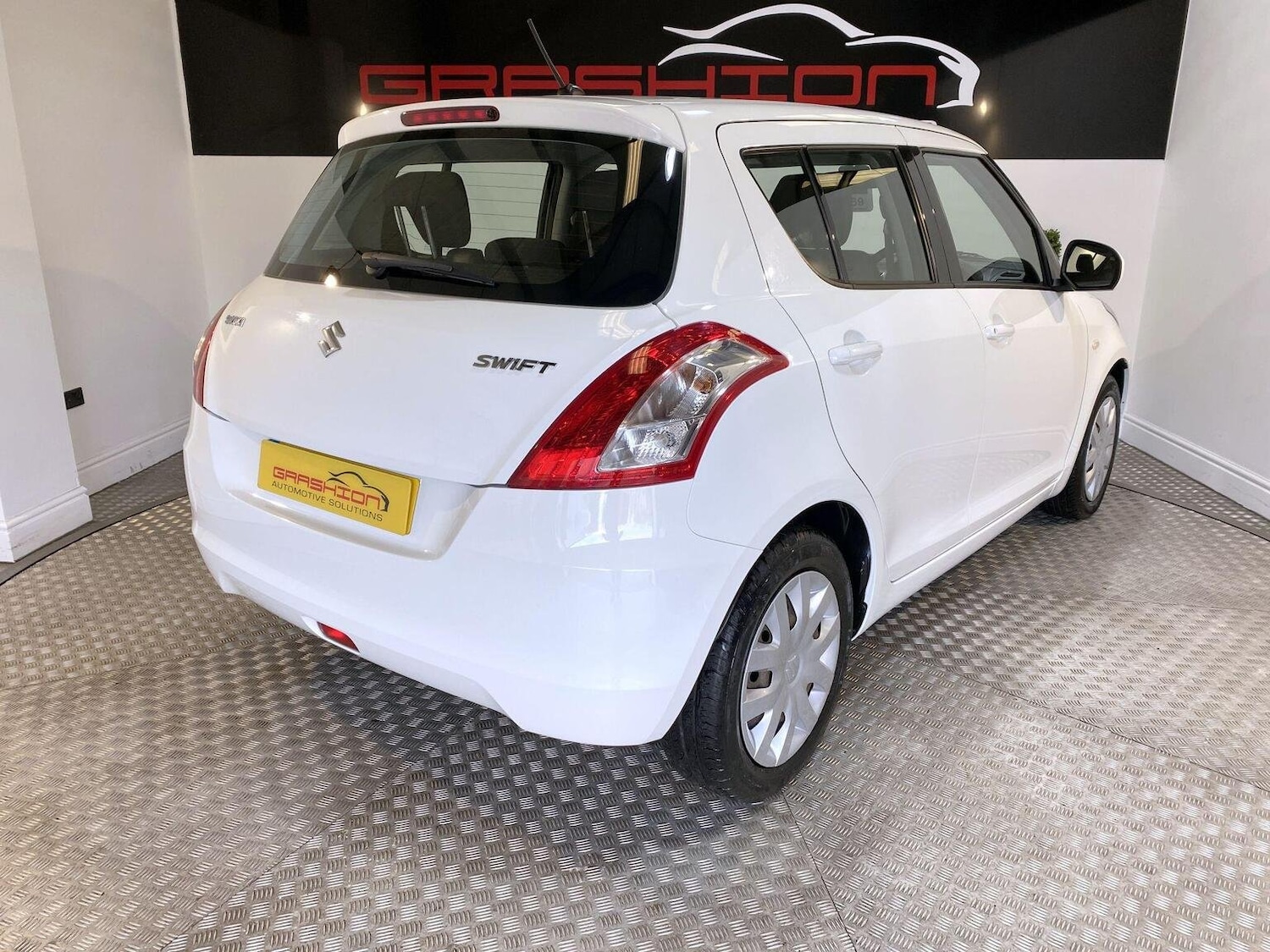 Used Suzuki Swift 2013 for sale - 76198307: Photo 5
