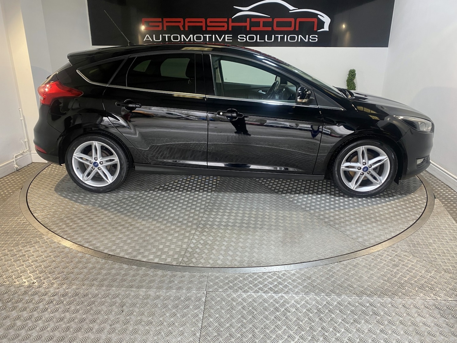 Used Ford Focus 2016 for sale - 77649587: Photo 3