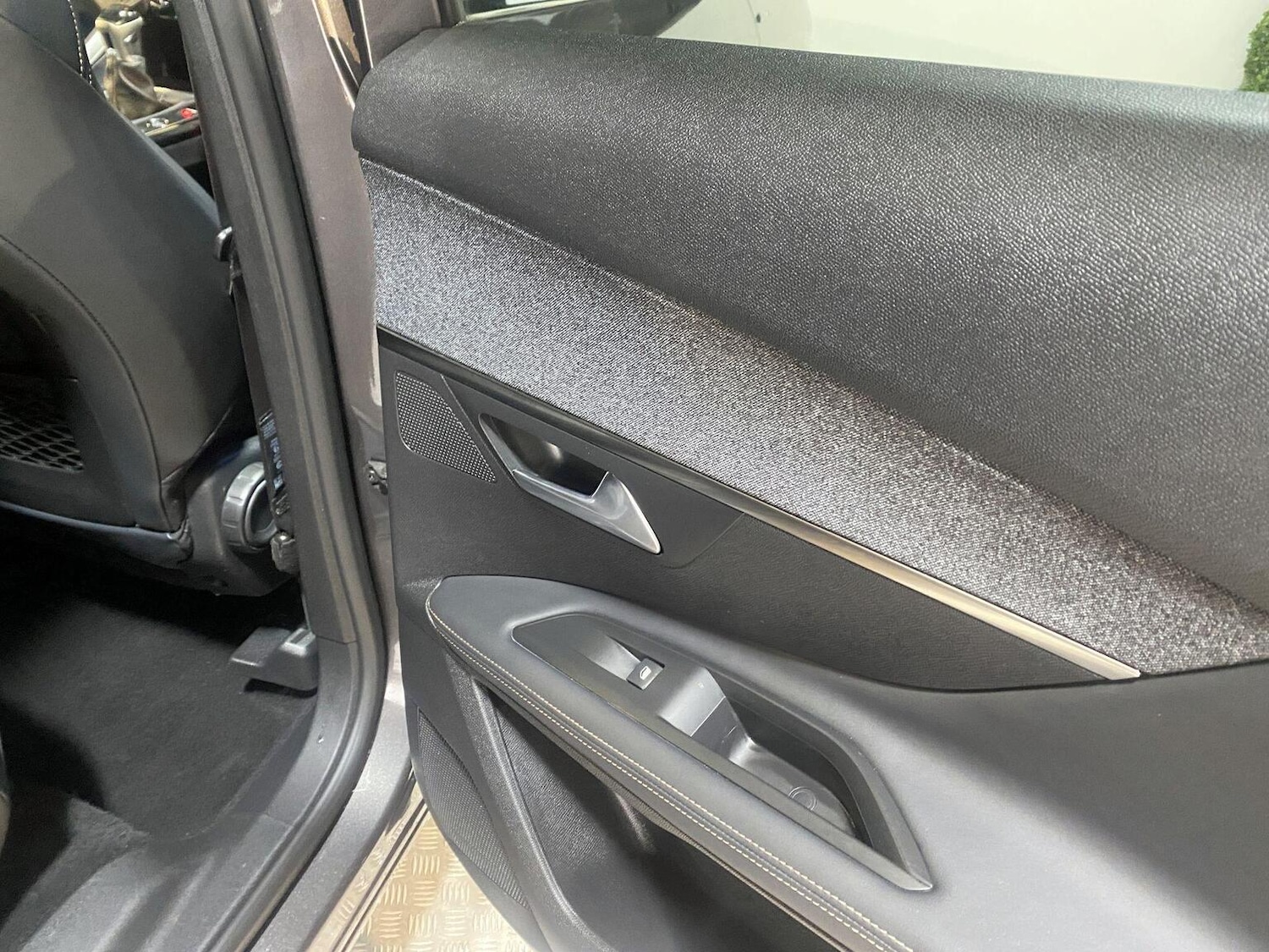 Used Peugeot 3008 2019 for sale - 77478075: Photo 40