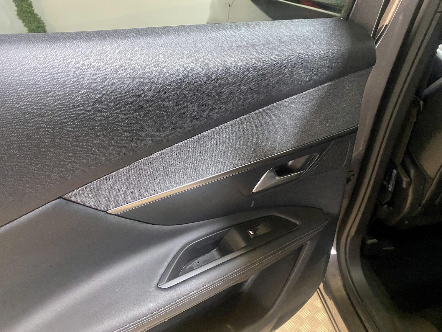 Used Peugeot 3008 2019 for sale - 77478075: Photo 43