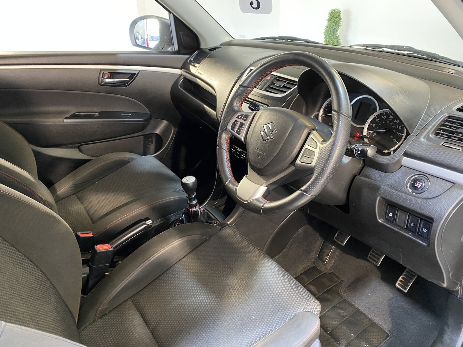 Used Suzuki Swift 2015 for sale - 78201931: Photo 14