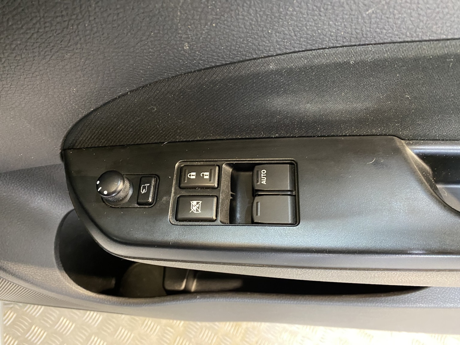Used Suzuki Swift 2015 for sale - 78201931: Photo 32