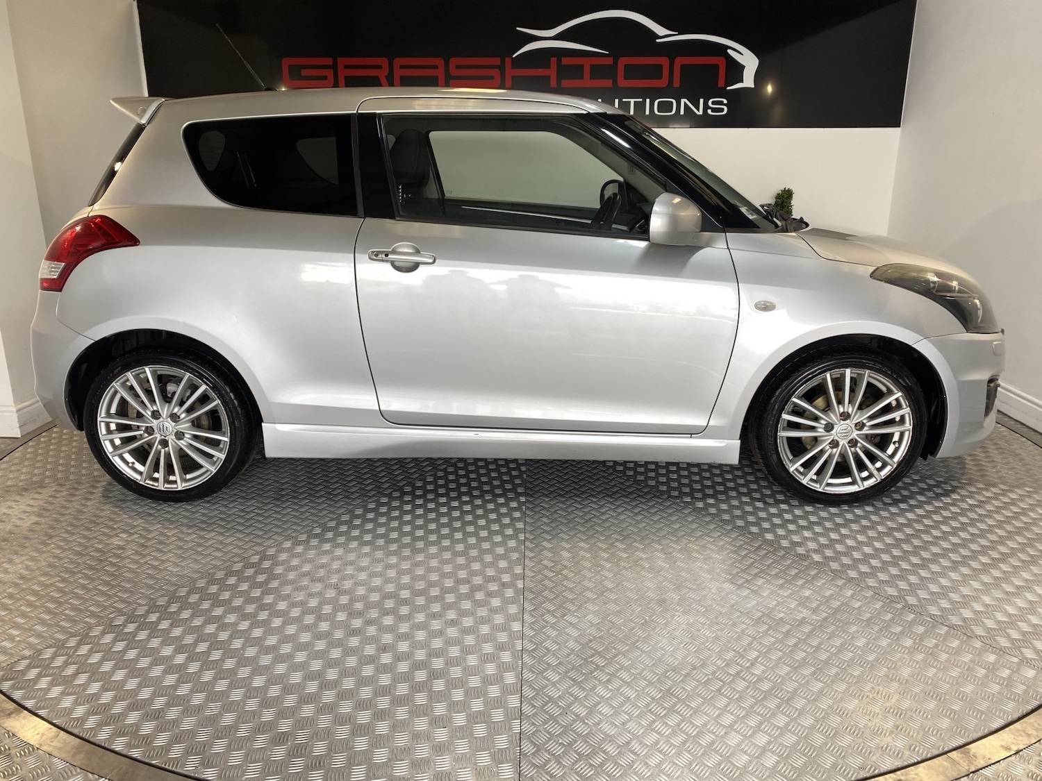 Used Suzuki Swift 2015 for sale - 78201931: Photo 5