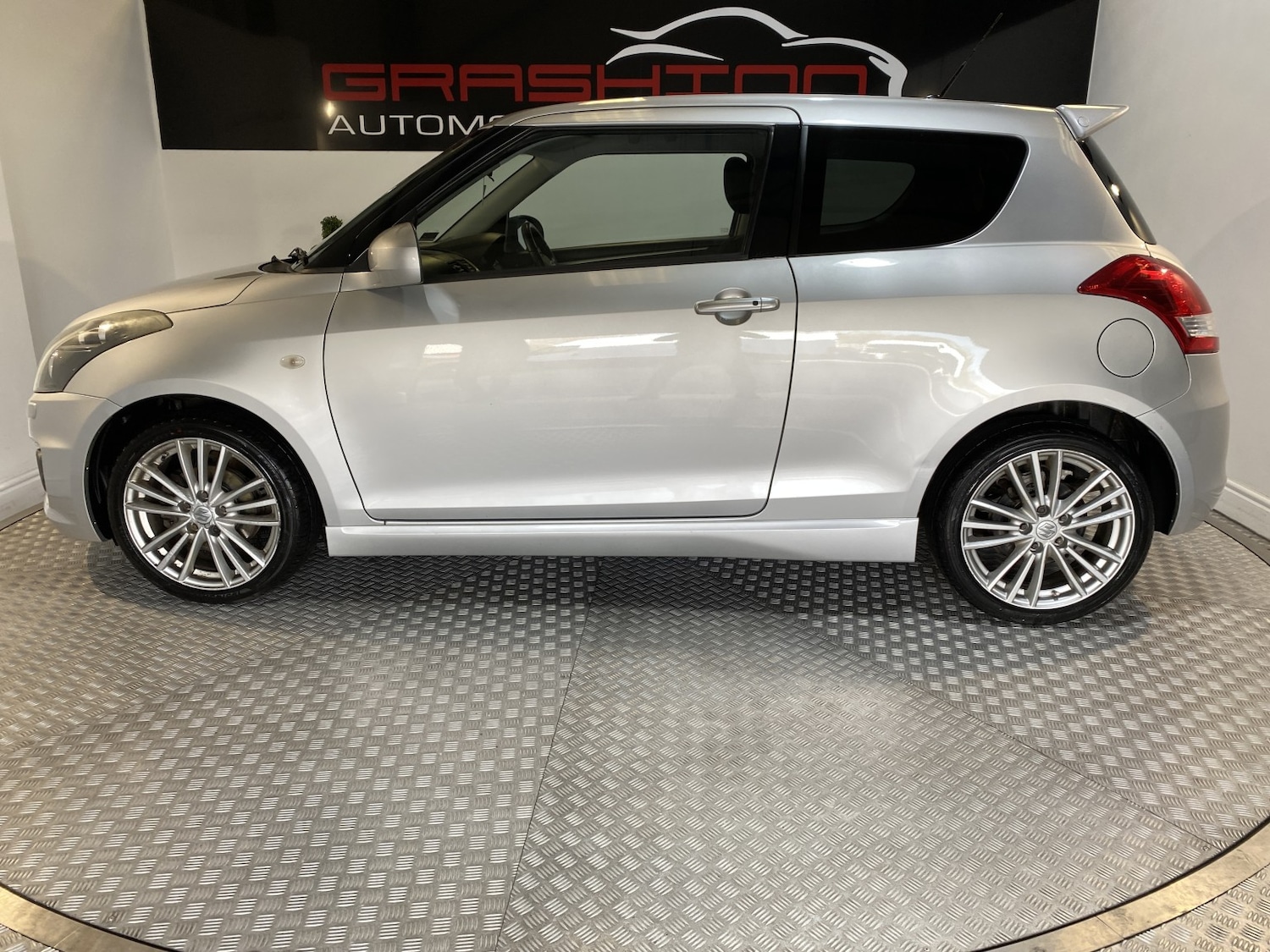 Used Suzuki Swift 2015 for sale - 78201931: Photo 6