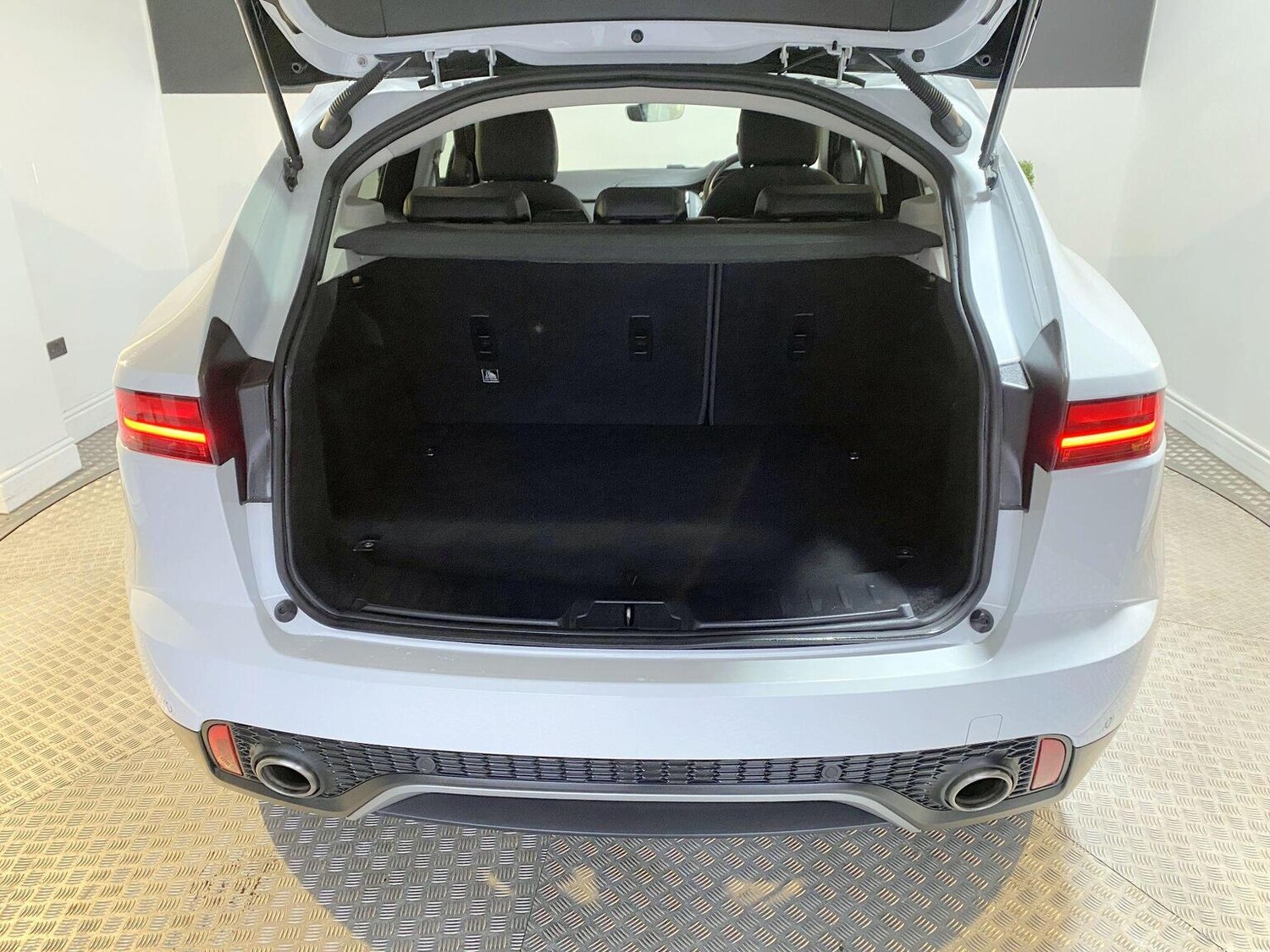 Used Jaguar E-Pace 2018 for sale - 77453213: Photo 18