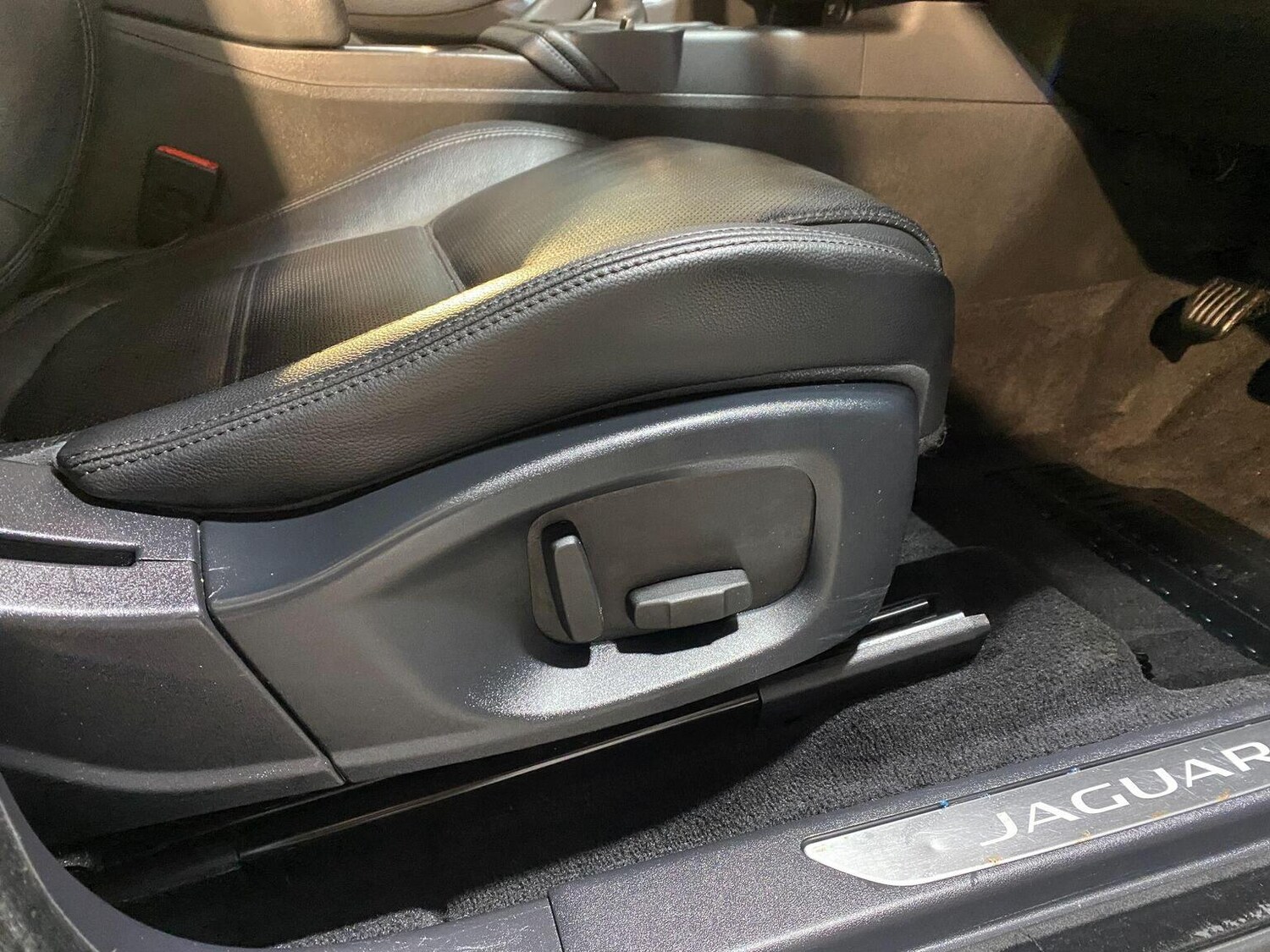 Used Jaguar E-Pace 2018 for sale - 77453213: Photo 39