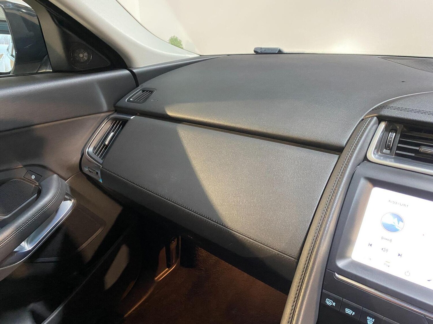 Used Jaguar E-Pace 2018 for sale - 77453213: Photo 45