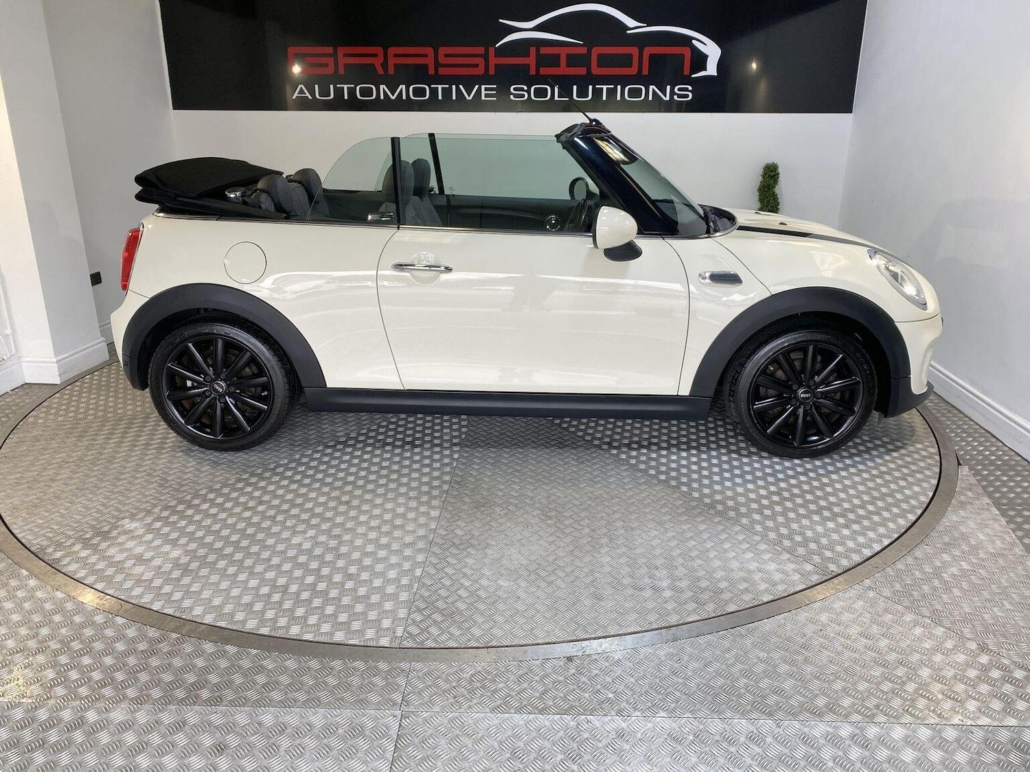 Used MINI Convertible 2016 for sale - 77445564: Photo 20
