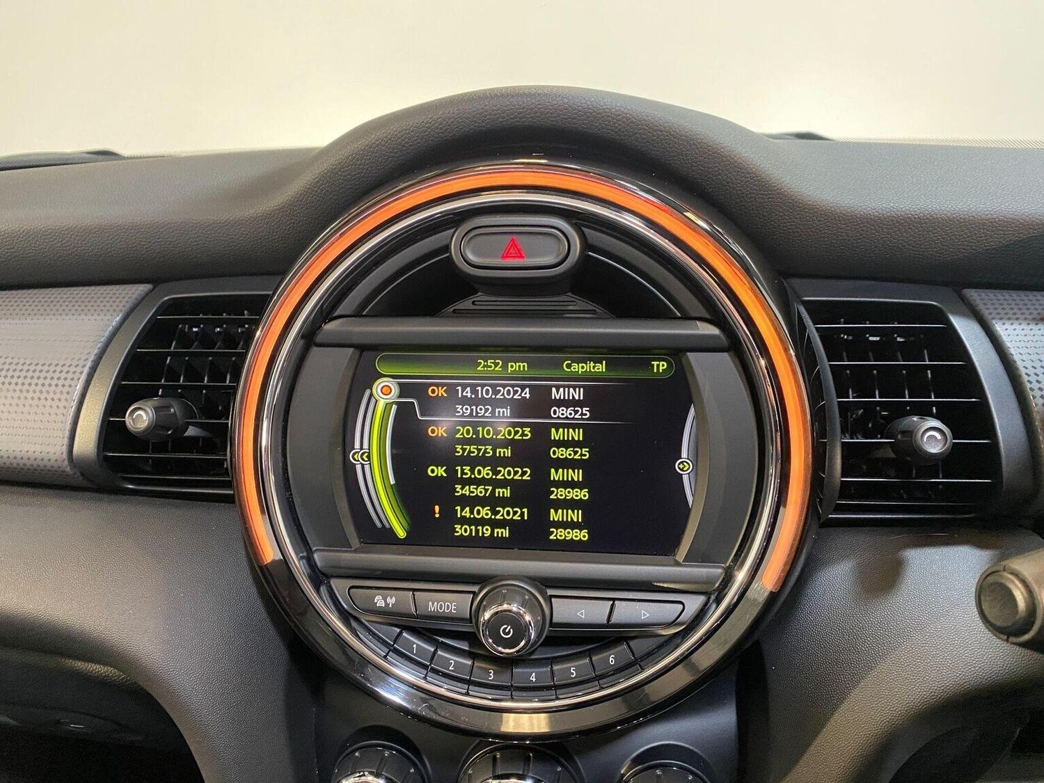 Used MINI Convertible 2016 for sale - 77445564: Photo 39