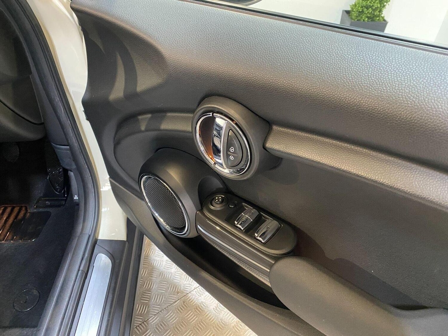 Used MINI Convertible 2016 for sale - 77445564: Photo 50