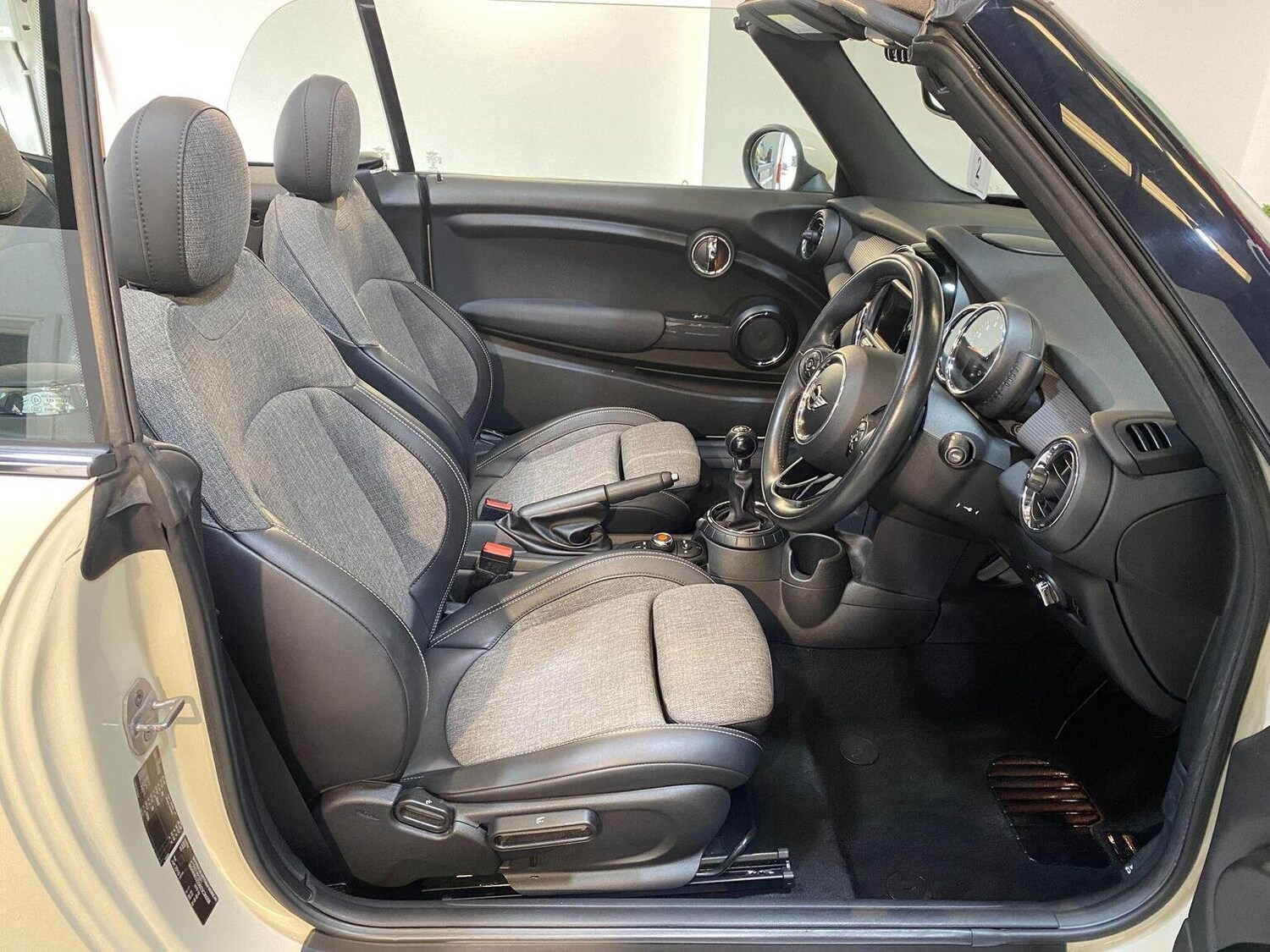 Used MINI Convertible 2016 for sale - 77445564: Photo 51