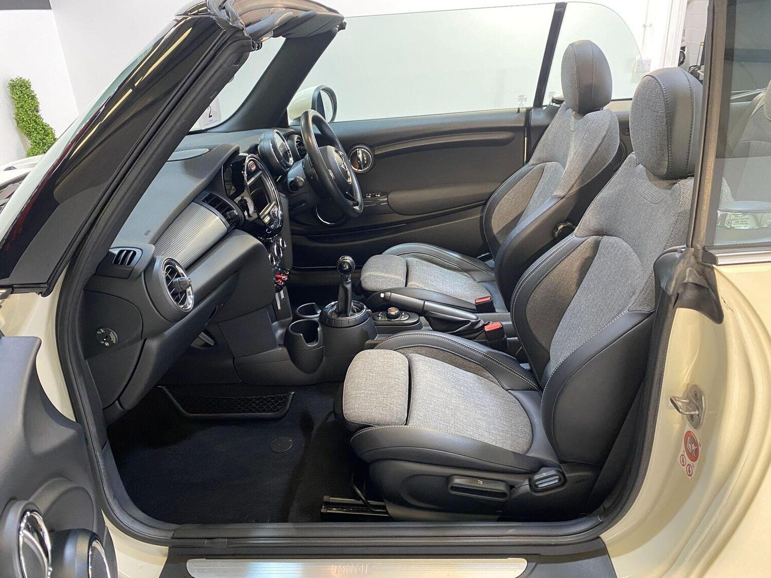 Used MINI Convertible 2016 for sale - 77445564: Photo 53