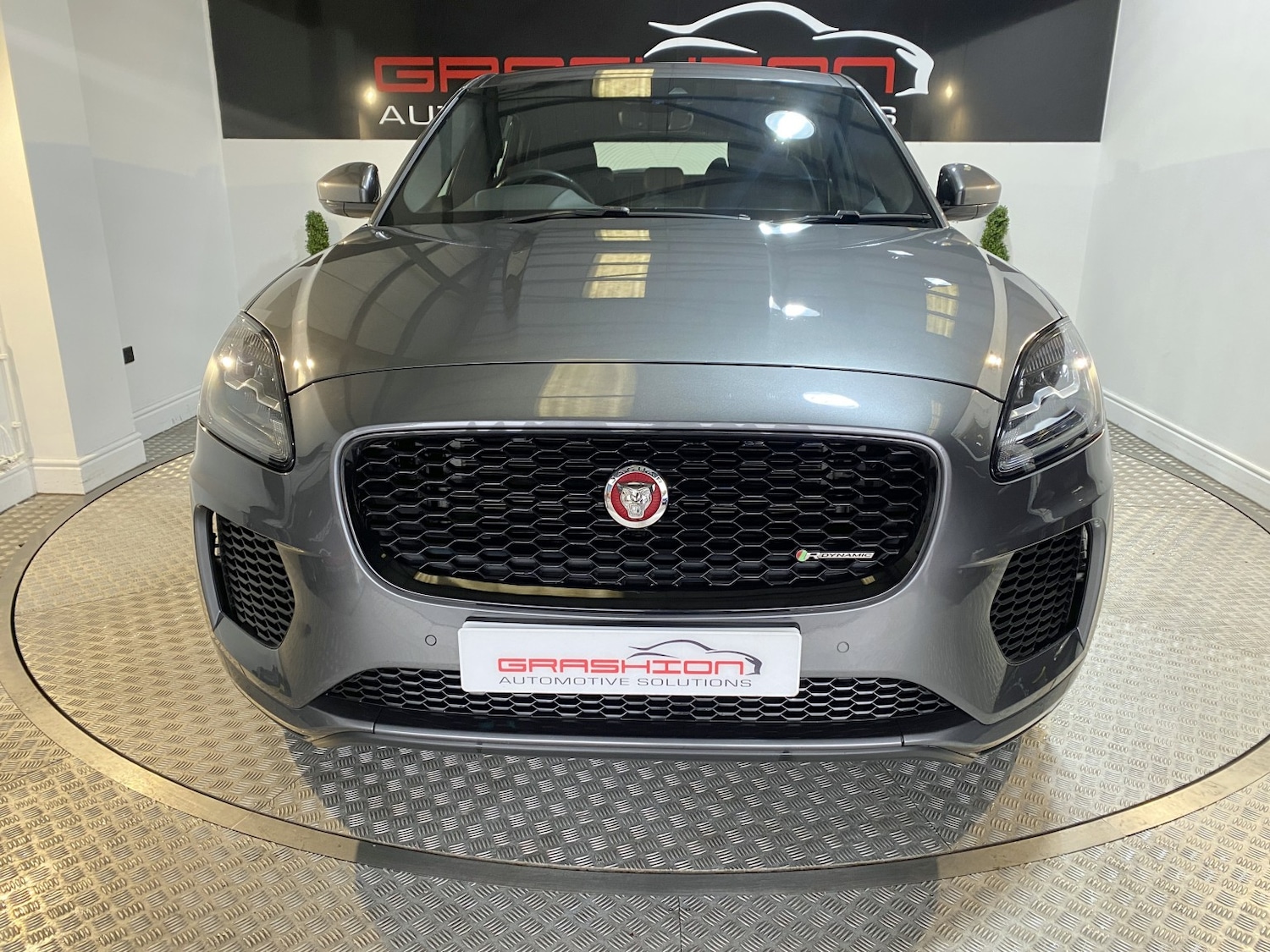 Used Jaguar E-Pace 2020 for sale - 77774773: Photo 2