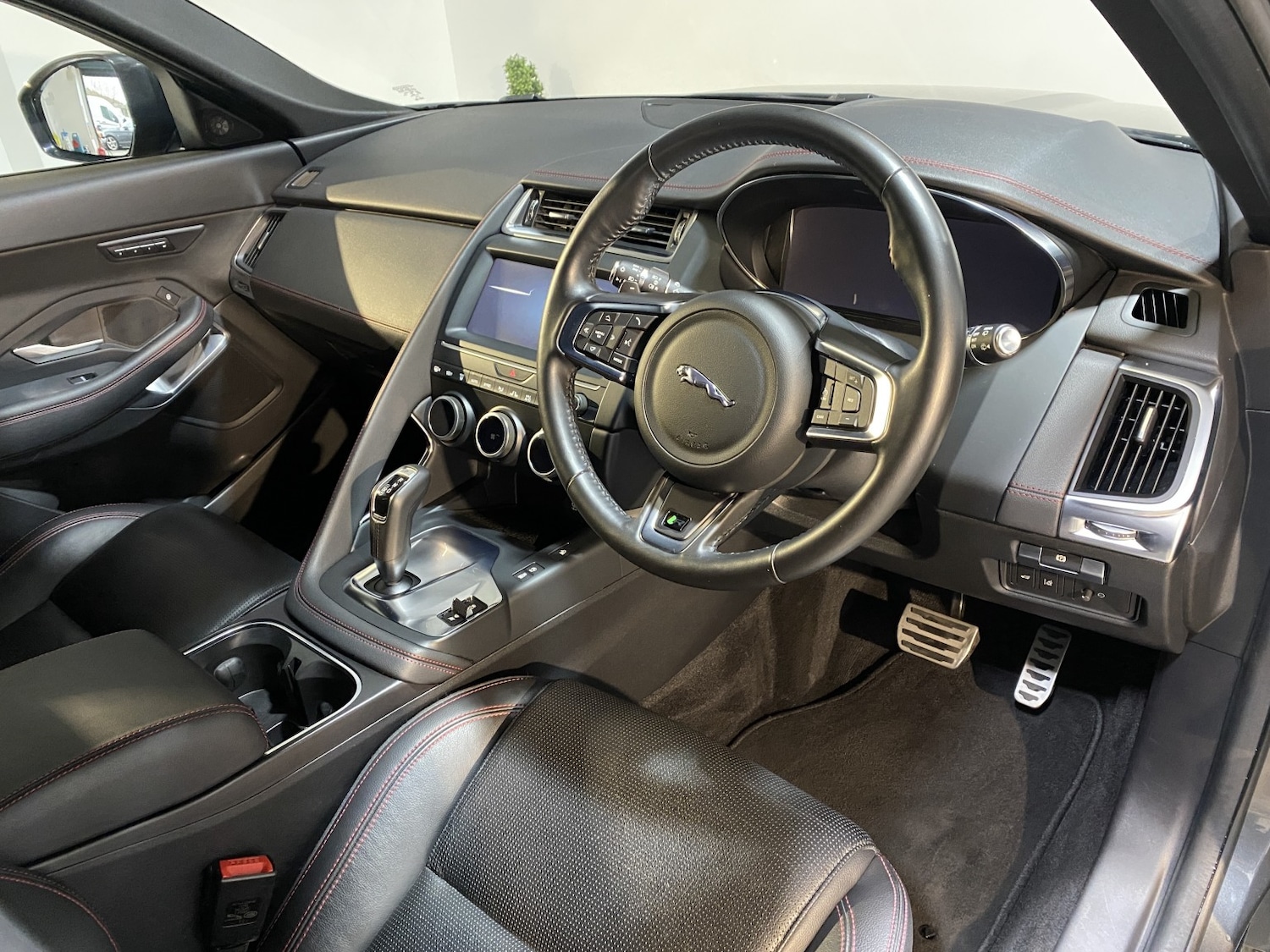 Used Jaguar E-Pace 2020 for sale - 77774773: Photo 9