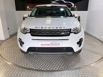 Used Land Rover Discovery Sport 2015 for sale - 75632905: Photo