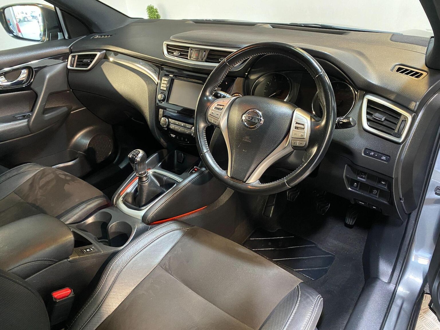 Used Nissan Qashqai 2017 for sale - 77445559: Photo 9