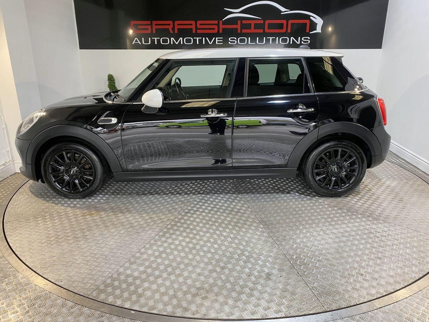 Used MINI Hatch 2015 for sale - 77701080: Photo 21