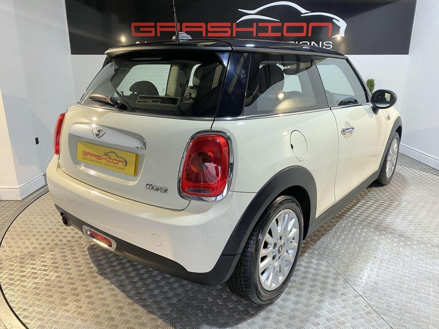 Used MINI Hatch 2015 for sale - 77445546: Photo 5