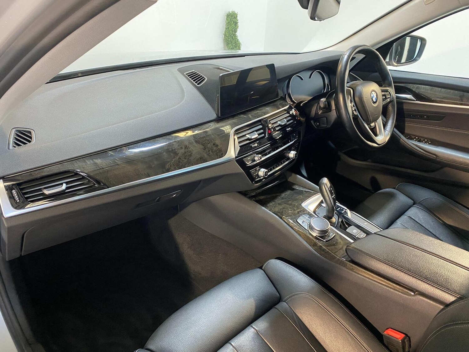 Used BMW 5 Series 2017 for sale - 77445553: Photo 12