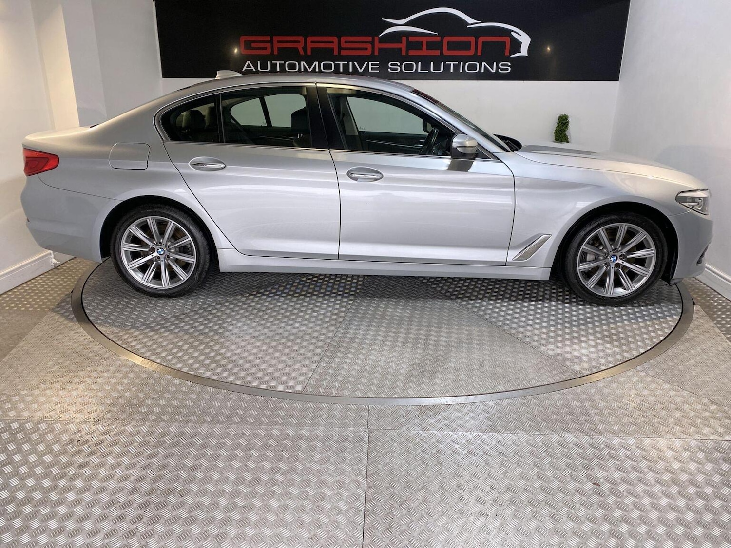 Used BMW 5 Series 2017 for sale - 77445553: Photo 20