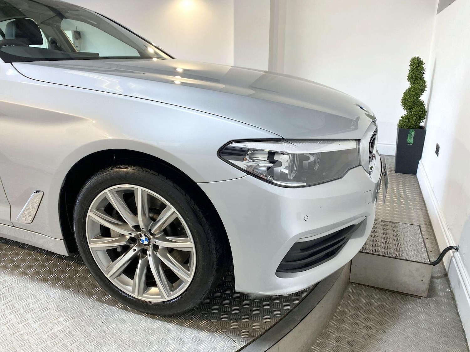 Used BMW 5 Series 2017 for sale - 77445553: Photo 23