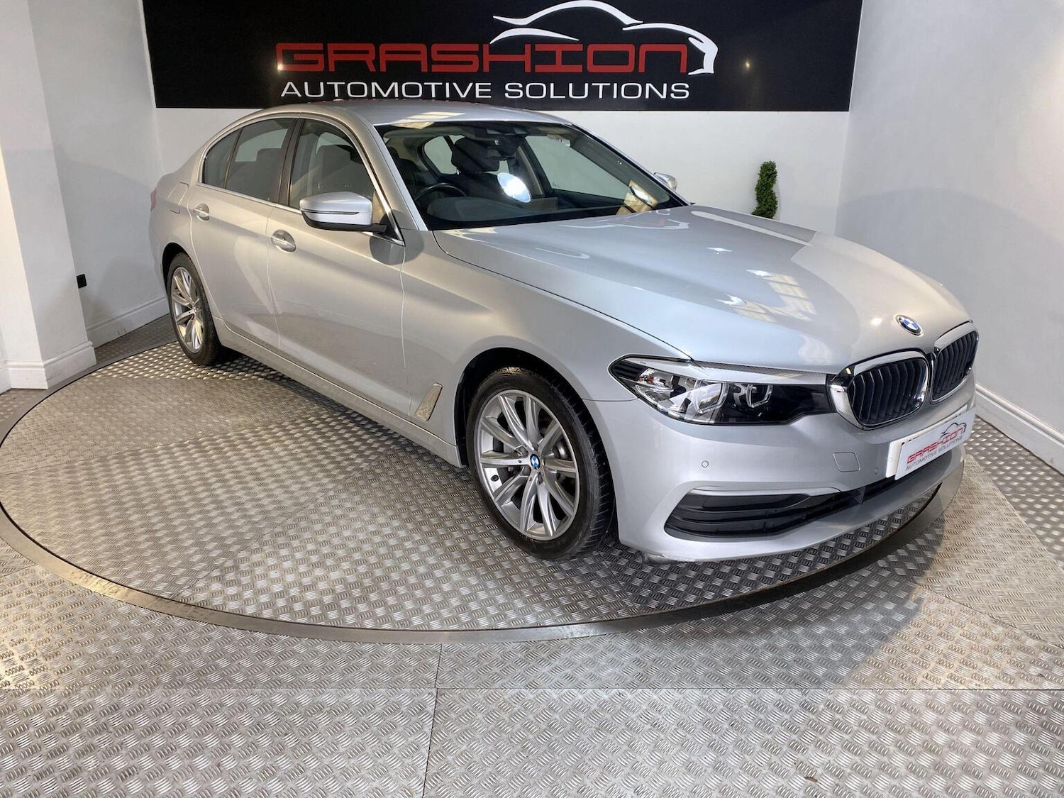 Used BMW 5 Series 2017 for sale - 77445553: Photo 33