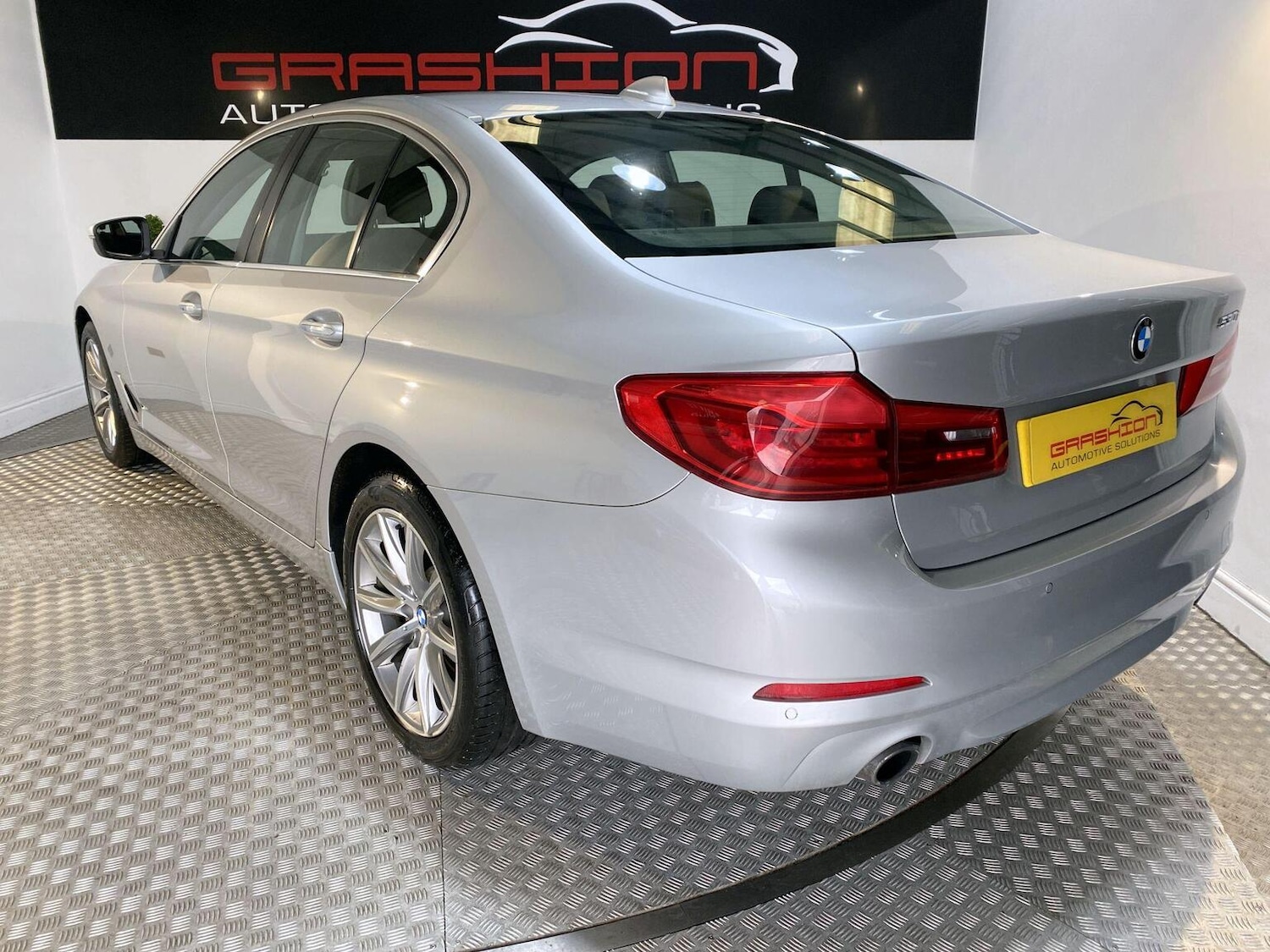 Used BMW 5 Series 2017 for sale - 77445553: Photo 8