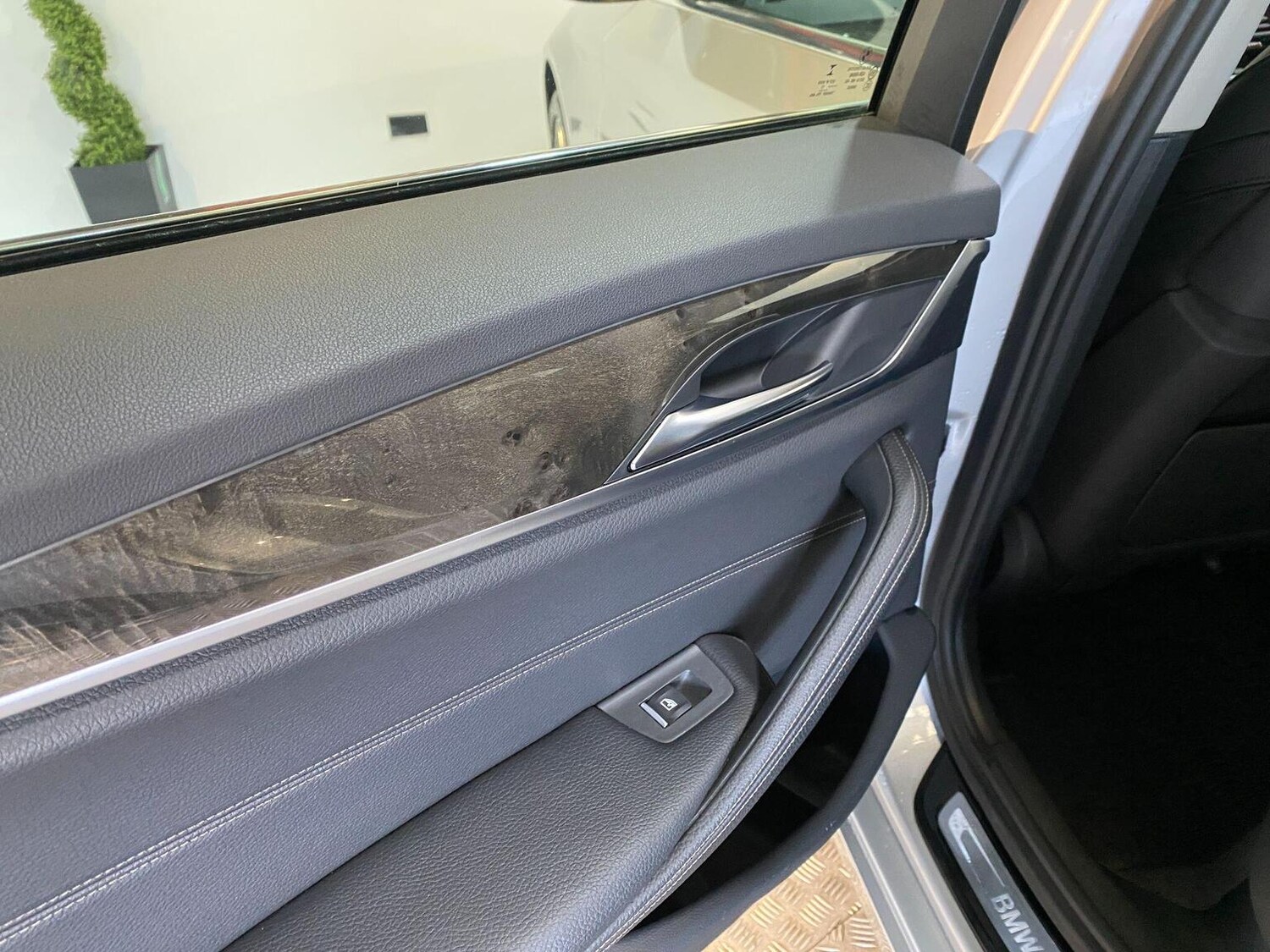 Used BMW 5 Series 2017 for sale - 77445553: Photo 81