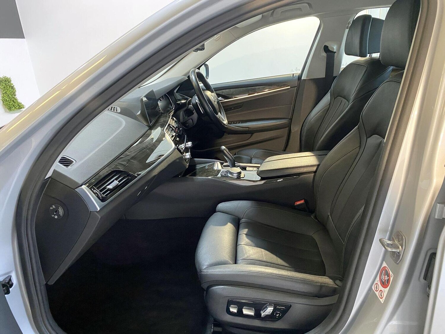 Used BMW 5 Series 2017 for sale - 77445553: Photo 84