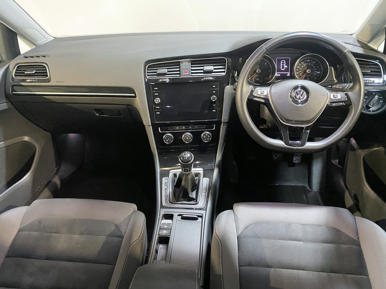 Used Volkswagen Golf 2017 for sale - 77632446: Photo 11