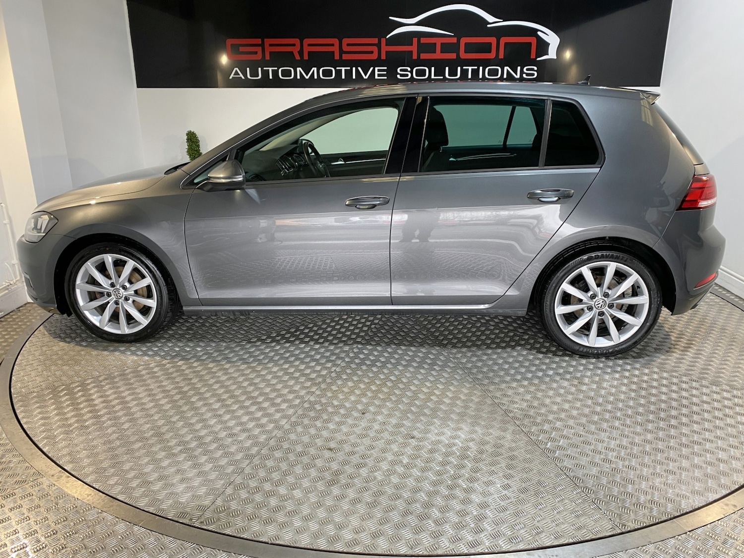 Used Volkswagen Golf 2017 for sale - 77632446: Photo 21