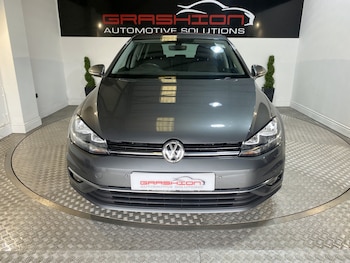 Used Volkswagen Golf 2017 for sale - 77632446: Photo