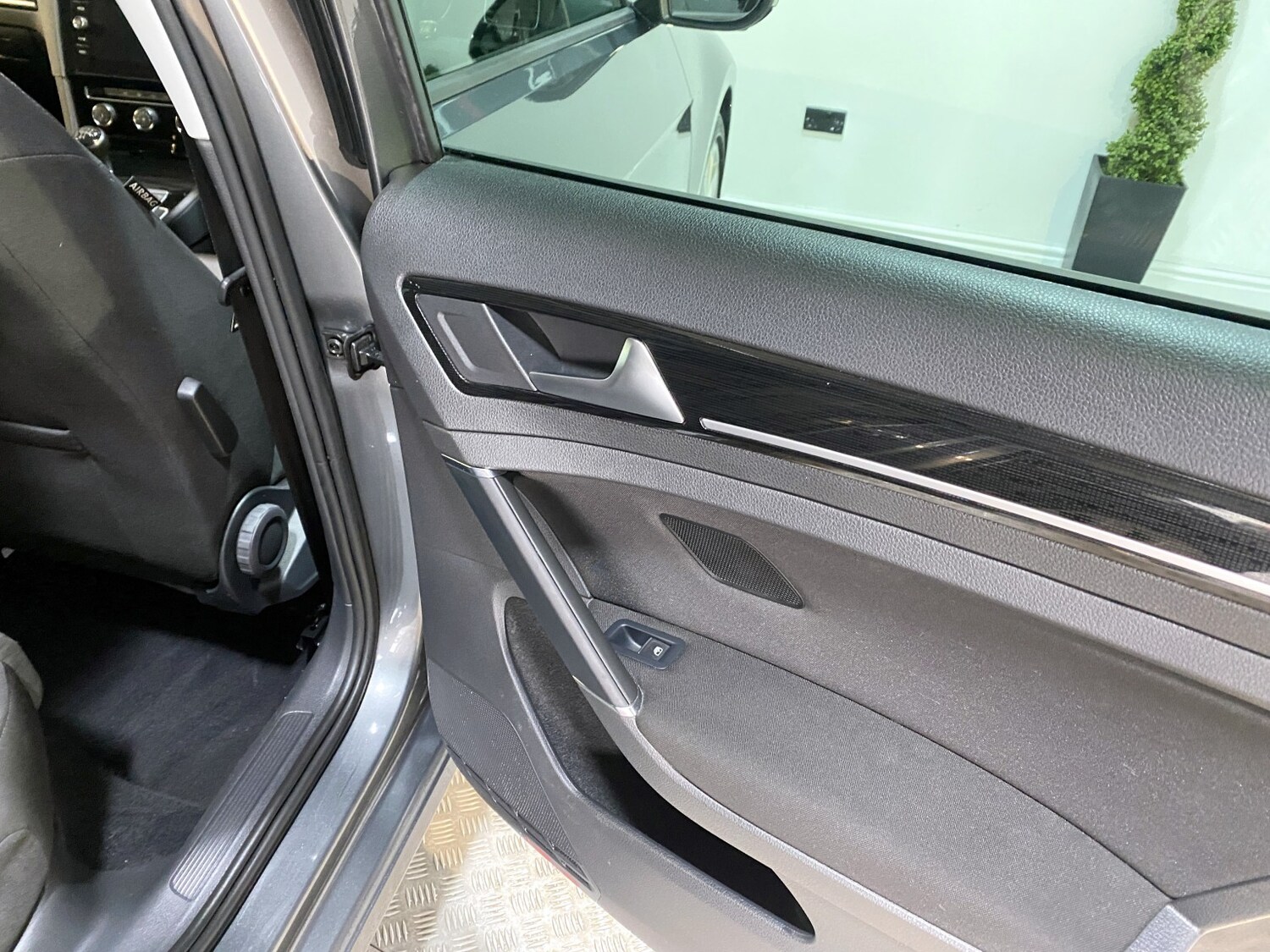 Used Volkswagen Golf 2017 for sale - 77632446: Photo 36