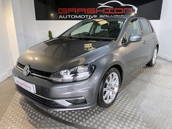 Used Volkswagen Golf 2017 for sale - 77632446: Photo