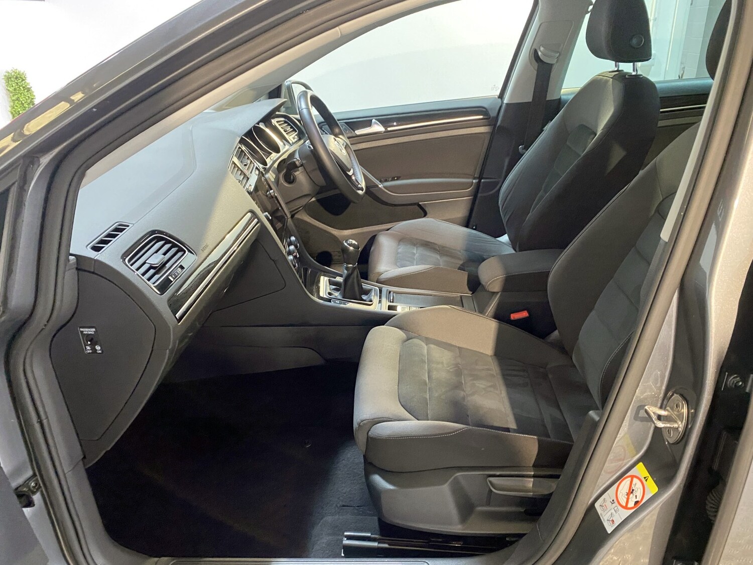 Used Volkswagen Golf 2017 for sale - 77632446: Photo 43