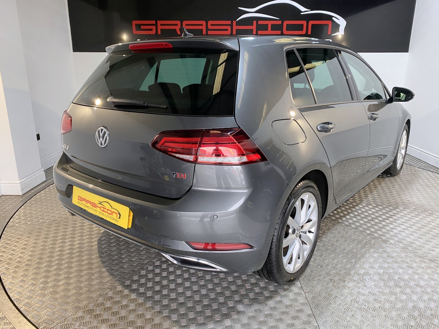 Used Volkswagen Golf 2017 for sale - 77632446: Photo 5