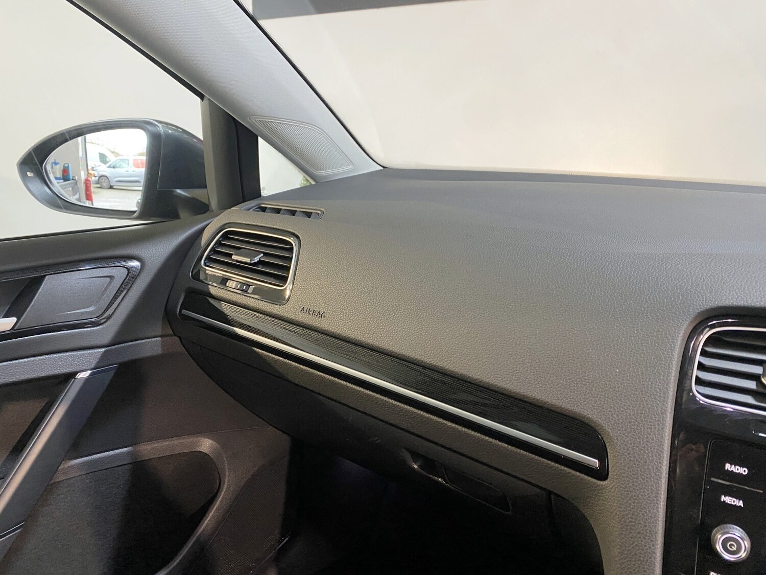 Used Volkswagen Golf 2017 for sale - 77632446: Photo 59