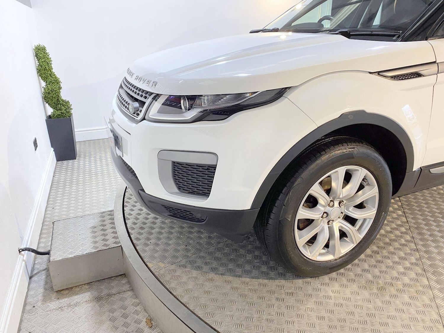 Used Land Rover Range Rover Evoque 2017 for sale - 77445551: Photo 32