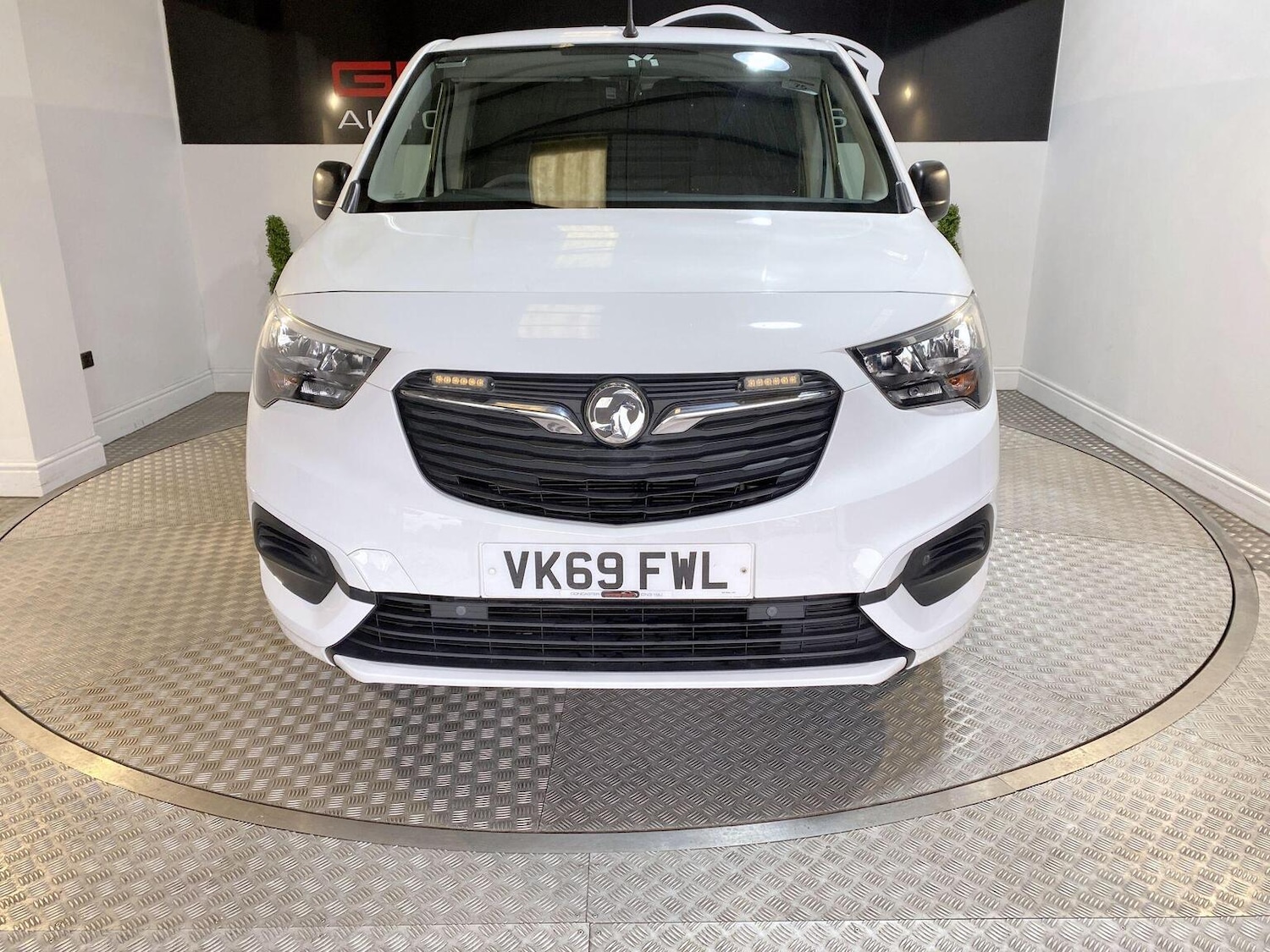 Used Vauxhall Combo 2020 for sale - 77445548: Photo 2