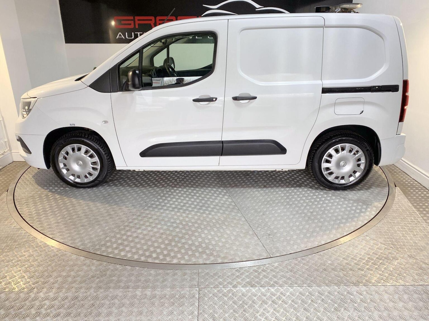Used Vauxhall Combo 2020 for sale - 77445548: Photo 23