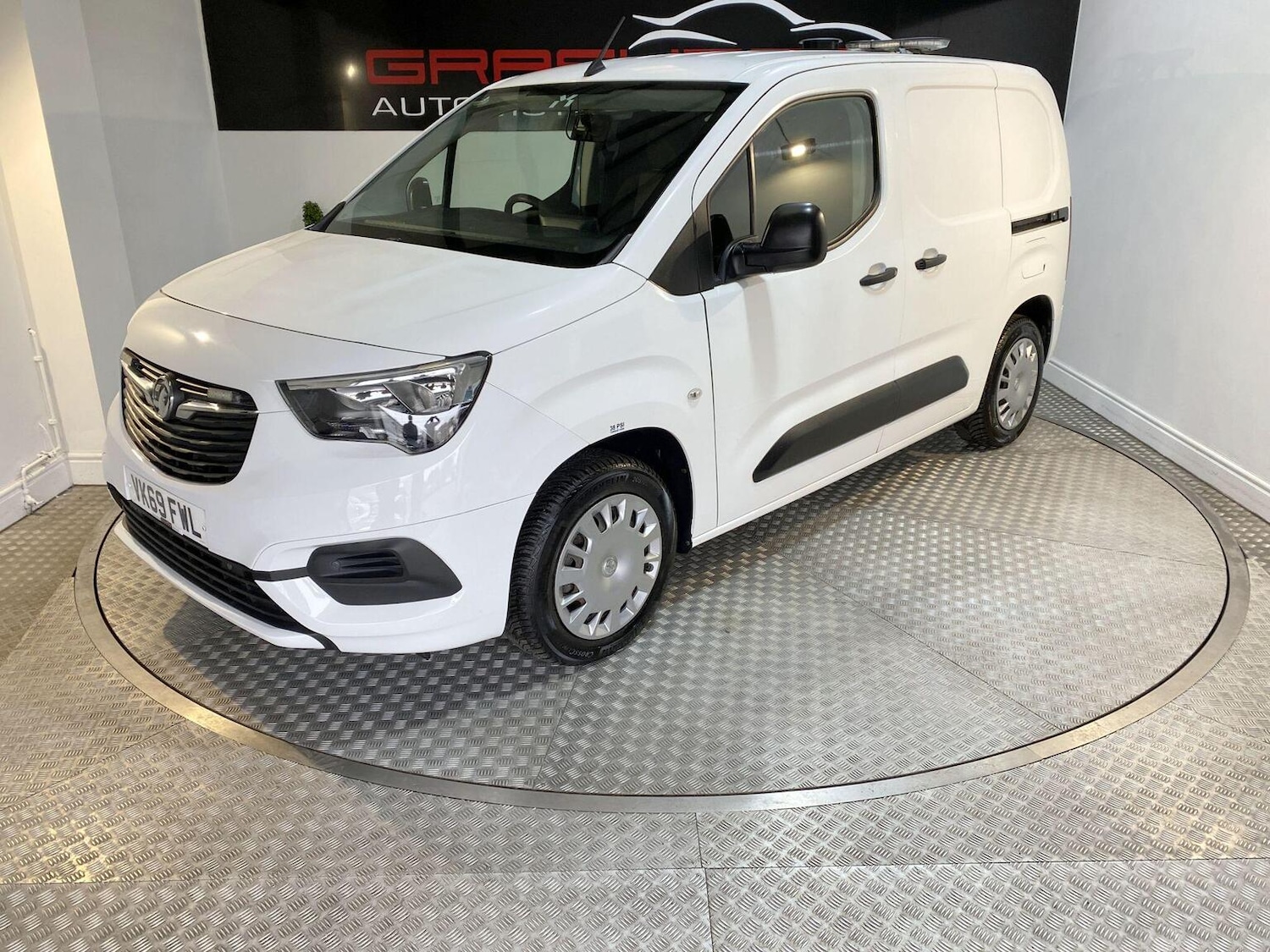 Used Vauxhall Combo 2020 for sale - 77445548: Photo 3