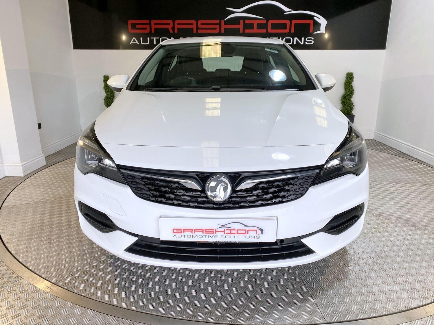 Used Vauxhall Astra 2020 for sale - 77445547: Photo 2