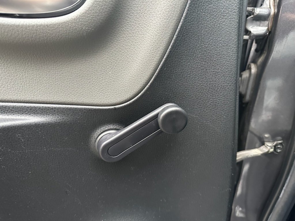 Used Toyota Yaris 2019 for sale - 77436519: Photo 35